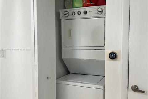 Copropriété à vendre à Miami, Floride: 1 chambre, 88.54 m2 № 1949034 - photo 15