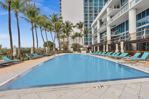 Купить кондоминиум в Майами-Бич, Флорида 1 комната, 76.18м2, № 2049062 - фото 10