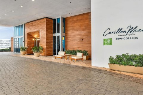 Estudio en el Condominio en Miami Beach, Florida  № 2049062