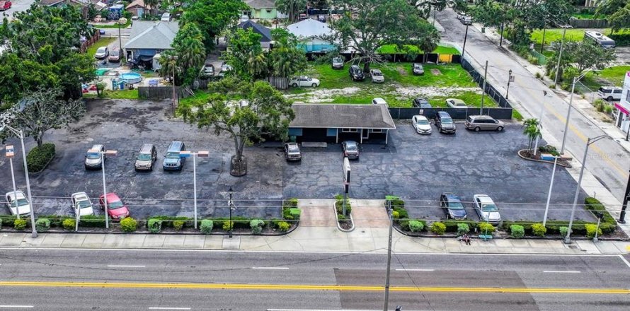 Propiedad comercial en Bradenton, Florida 122.26 m2 № 1835513