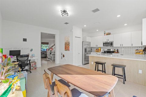 Adosado en venta en Homestead, Florida, 3 dormitorios, 149.76 m2 № 2088786 - foto 4