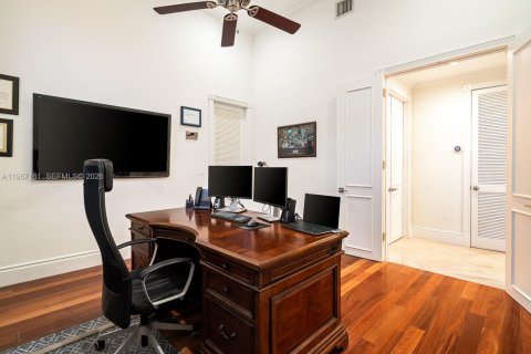 Casa en venta en Pinecrest, Florida, 6 dormitorios, 436.18 m2 № 2021993 - foto 23