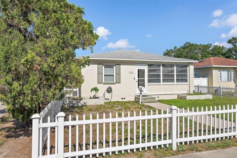 Villa ou maison à vendre à Saint Petersburg, Floride: 3 chambres, 138.42 m2 № 2406638 - photo 2