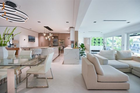 Casa en alquiler en Pompano Beach, Florida, 4 dormitorios, 218.32 m2 № 1966055 - foto 1