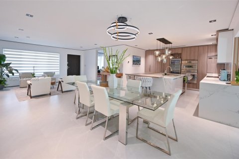 Casa en alquiler en Pompano Beach, Florida, 4 dormitorios, 218.32 m2 № 1966055 - foto 15