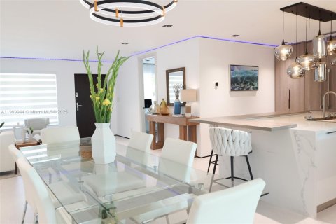 Casa en alquiler en Pompano Beach, Florida, 4 dormitorios, 218.32 m2 № 1966055 - foto 18