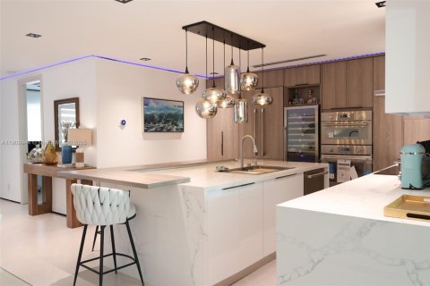 Casa en alquiler en Pompano Beach, Florida, 4 dormitorios, 218.32 m2 № 1966055 - foto 10