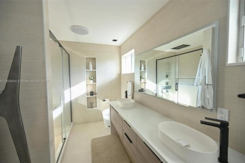 Casa en alquiler en Pompano Beach, Florida, 4 dormitorios, 218.32 m2 № 1966055 - foto 24