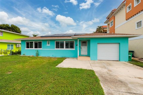 Villa ou maison à vendre à Redington Shores, Floride: 3 chambres, 102.75 m2 № 2277203 - photo 3