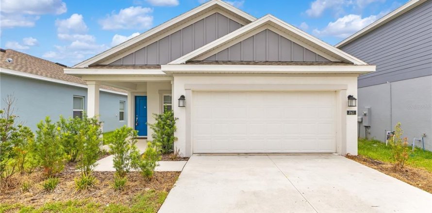 House in Winter Haven, Florida 3 bedrooms, 133.04 sq.m. № 2215131