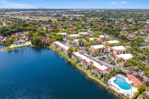 Condo in Miami, Florida, 2 bedrooms  № 2068934 - photo 20