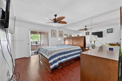 Condo in Miami, Florida, 2 bedrooms  № 2068934 - photo 9