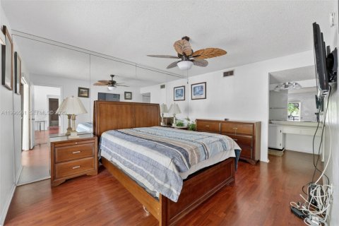 Condo in Miami, Florida, 2 bedrooms  № 2068934 - photo 8