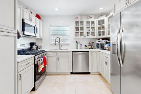 Villa ou maison à vendre à Kissimmee, Floride: 2 chambres, 95.88 m2 № 1721564 - photo 10