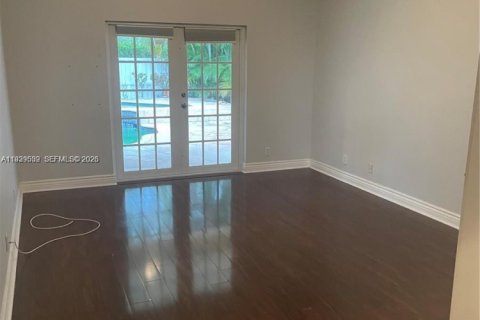 Villa ou maison à louer à Pembroke Pines, Floride: 4 chambres, 217.3 m2 № 1997580 - photo 7