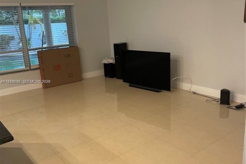 Villa ou maison à louer à Pembroke Pines, Floride: 4 chambres, 217.3 m2 № 1997580 - photo 25