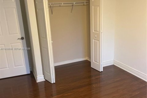 Villa ou maison à louer à Pembroke Pines, Floride: 4 chambres, 217.3 m2 № 1997580 - photo 17