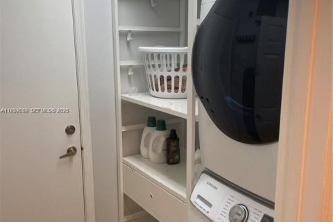 Villa ou maison à louer à Pembroke Pines, Floride: 4 chambres, 217.3 m2 № 1997580 - photo 28