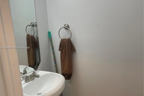 Villa ou maison à louer à Pembroke Pines, Floride: 4 chambres, 217.3 m2 № 1997580 - photo 27