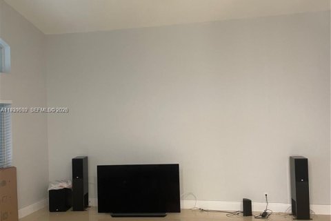 Villa ou maison à louer à Pembroke Pines, Floride: 4 chambres, 217.3 m2 № 1997580 - photo 6