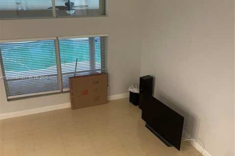 Villa ou maison à louer à Pembroke Pines, Floride: 4 chambres, 217.3 m2 № 1997580 - photo 5