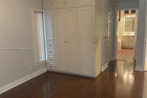 Villa ou maison à louer à Pembroke Pines, Floride: 4 chambres, 217.3 m2 № 1997580 - photo 8