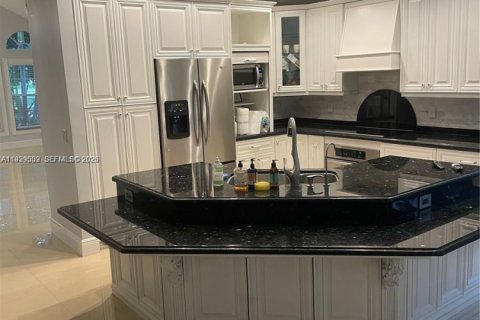 Villa ou maison à louer à Pembroke Pines, Floride: 4 chambres, 217.3 m2 № 1997580 - photo 3