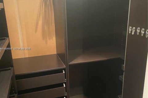 Villa ou maison à louer à Pembroke Pines, Floride: 4 chambres, 217.3 m2 № 1997580 - photo 12