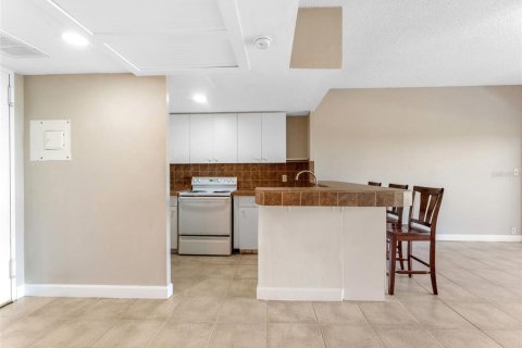 Condominio en venta en Clearwater, Florida, 1 dormitorio, 47.1 m2 № 1807320 - foto 6