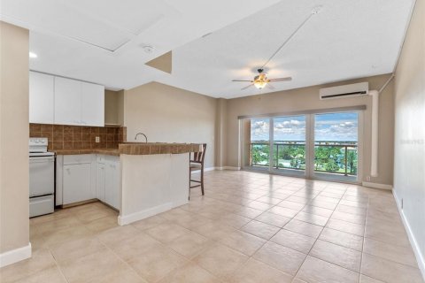 Condominio en venta en Clearwater, Florida, 1 dormitorio, 47.1 m2 № 1807320 - foto 3