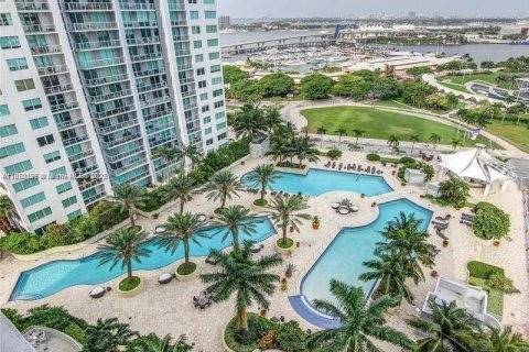 Condo in Miami, Florida, 1 bedroom  № 1892497 - photo 7