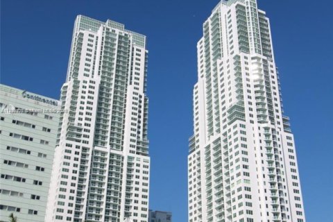 Condo in Miami, Florida, 1 bedroom  № 1892497 - photo 1