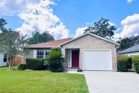 Casa en venta en Gainesville, Florida, 3 dormitorios, 126.81 m2 № 1904504 - foto 1
