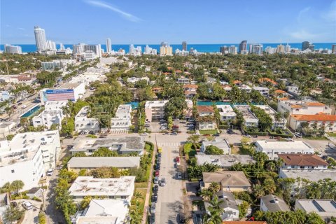 Commercial property in Miami Beach, Florida 309.27 sq.m. № 1709798 - photo 10