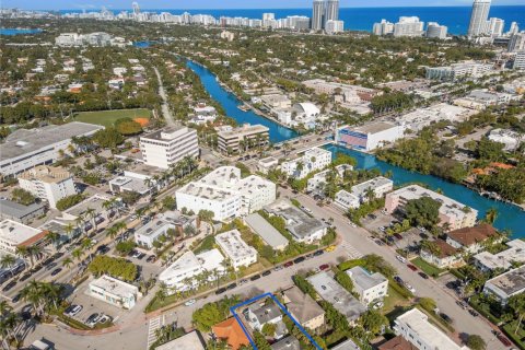 Commercial property in Miami Beach, Florida 309.27 sq.m. № 1709798 - photo 28