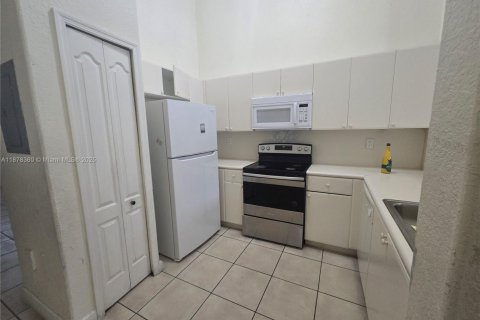 Copropriété à louer à Homestead, Floride: 2 chambres, 86.4 m2 № 1929137 - photo 3