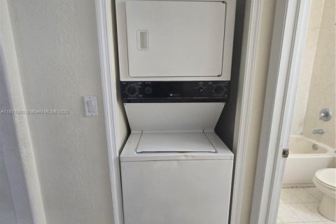 Copropriété à louer à Homestead, Floride: 2 chambres, 86.4 m2 № 1929137 - photo 8