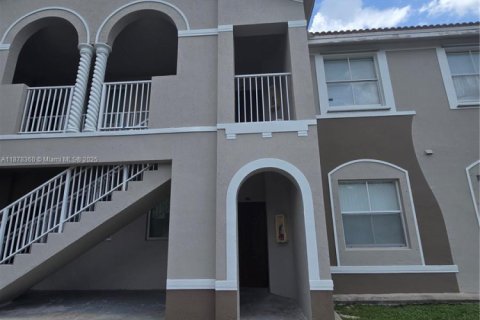 Copropriété à louer à Homestead, Floride: 2 chambres, 86.4 m2 № 1929137 - photo 1