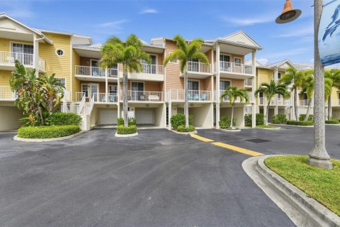 Touwnhouse à Ruskin, Floride 3 chambres, 131.64 m2 № 2387576