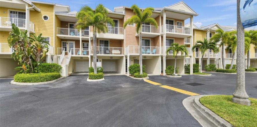 Touwnhouse à Ruskin, Floride 3 chambres, 131.64 m2 № 2387576