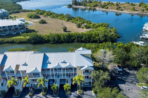 Townhouse in Ruskin, Florida 2 bedrooms, 110 sq.m. № 2105960