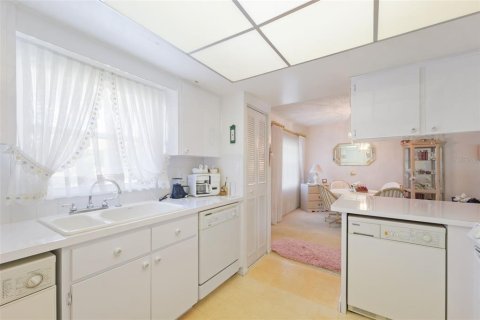 Condo in Tarpon Springs, Florida, 1 bedroom  № 1916949 - photo 11