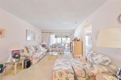 Condo in Tarpon Springs, Florida, 1 bedroom  № 1916949 - photo 12