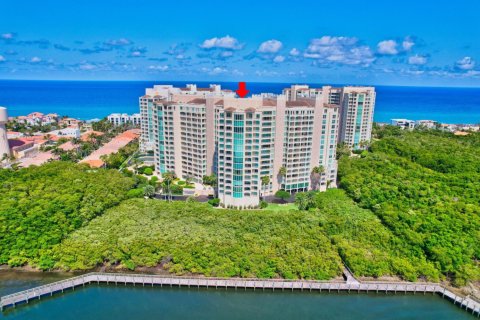 Condo in Highland Beach, Florida, 2 bedrooms  № 1170959 - photo 1