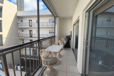 Copropriété à louer à Sunny Isles Beach, Floride: 1 chambre, 69.4 m2 № 2001097 - photo 14