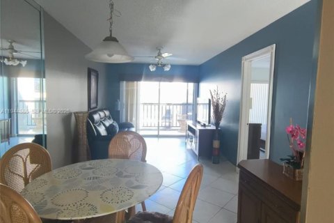 Copropriété à louer à Sunny Isles Beach, Floride: 1 chambre, 69.4 m2 № 2001097 - photo 9