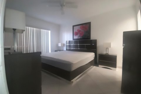 Copropriété à louer à Sunny Isles Beach, Floride: 1 chambre, 69.4 m2 № 2001097 - photo 17