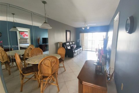 Copropriété à louer à Sunny Isles Beach, Floride: 1 chambre, 69.4 m2 № 2001097 - photo 8