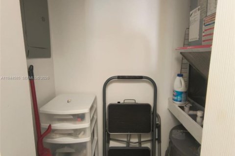 Copropriété à louer à Sunny Isles Beach, Floride: 1 chambre, 69.4 m2 № 2001097 - photo 6