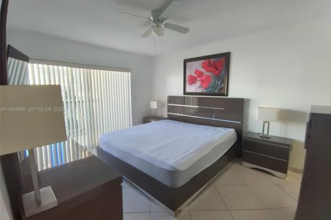 Copropriété à louer à Sunny Isles Beach, Floride: 1 chambre, 69.4 m2 № 2001097 - photo 10